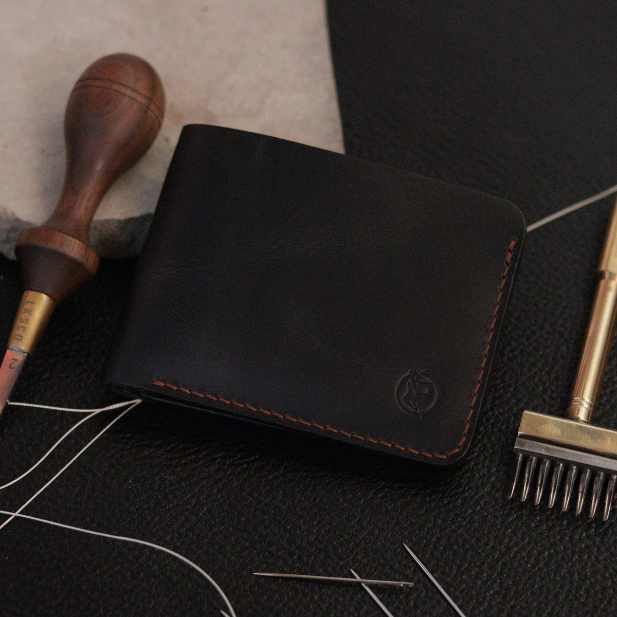 B1-BIFOLD LEATHER WALLET